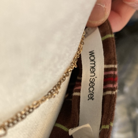 Women’s Secret pajama top - Picture 6 of 7